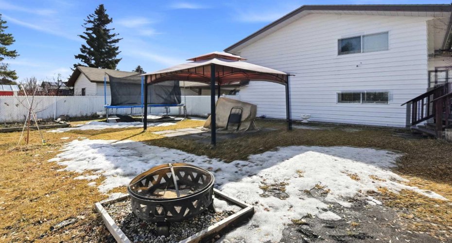 5218 Silverthorn Road, Olds, Alberta T4H 1B1, 4 Bedrooms Bedrooms, ,2 BathroomsBathrooms,Residential,For Sale,Silverthorn,A2301872