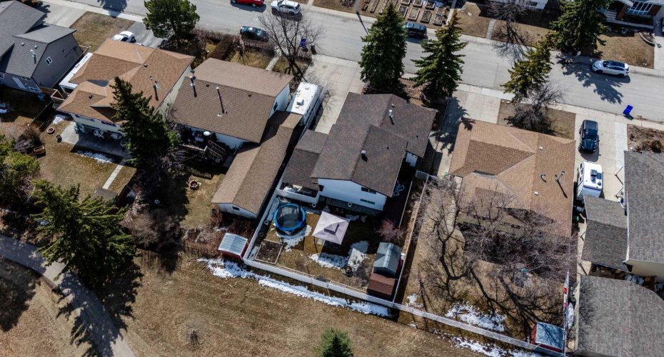 5218 Silverthorn Road, Olds, Alberta T4H 1B1, 4 Bedrooms Bedrooms, ,2 BathroomsBathrooms,Residential,For Sale,Silverthorn,A2301872