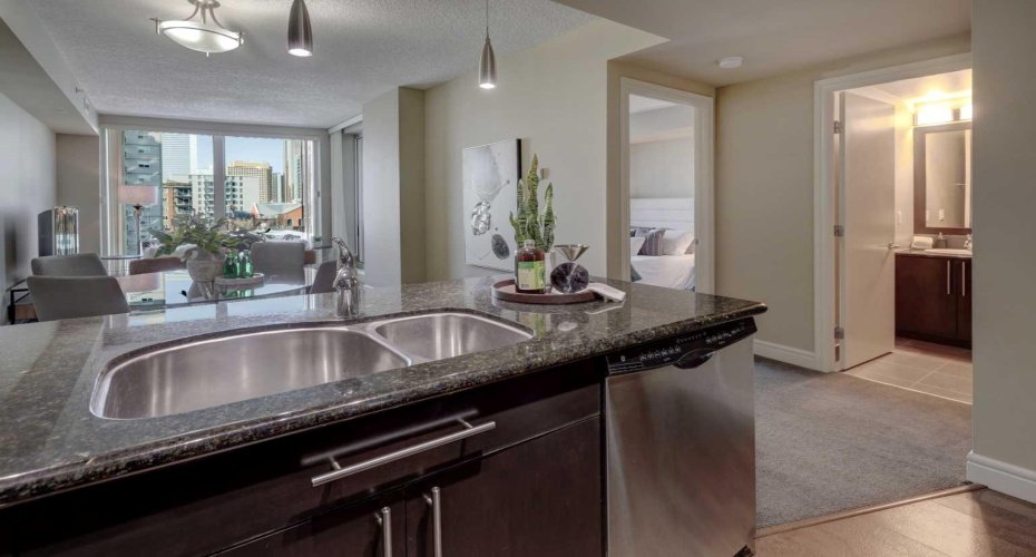 817 15 Avenue, Calgary, Alberta T2R 0H8, 1 Bedroom Bedrooms, ,1 BathroomBathrooms,Residential,For Sale,15,A2302032