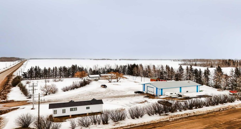 107401 Highway 697 Highway, Rural Mackenzie County, Alberta T0H2H0, 2 Bedrooms Bedrooms, ,1 BathroomBathrooms,Residential,For Sale,Highway 697,A2302061