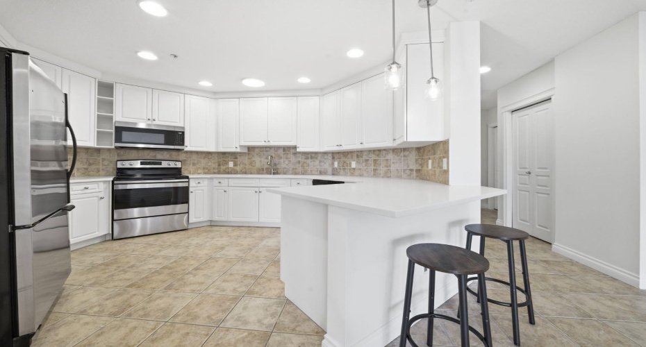 1718 14 Avenue, Calgary, Alberta T2N4Y7, 2 Bedrooms Bedrooms, ,2 BathroomsBathrooms,Residential,For Sale,14,A2302077