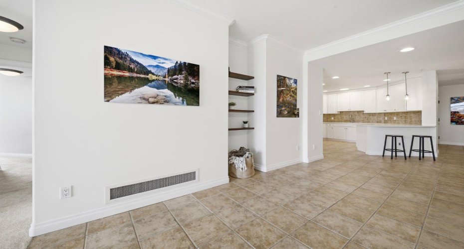 1718 14 Avenue, Calgary, Alberta T2N4Y7, 2 Bedrooms Bedrooms, ,2 BathroomsBathrooms,Residential,For Sale,14,A2302077