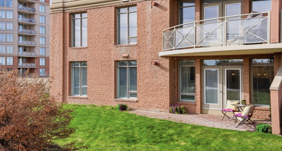 Direct access from the balcony doors to the courtyard