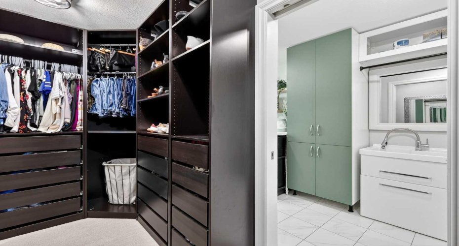 56 Masters Court, Calgary, Alberta T3M 2B8, 5 Bedrooms Bedrooms, ,4 BathroomsBathrooms,Residential,For Sale,Masters,A2302088