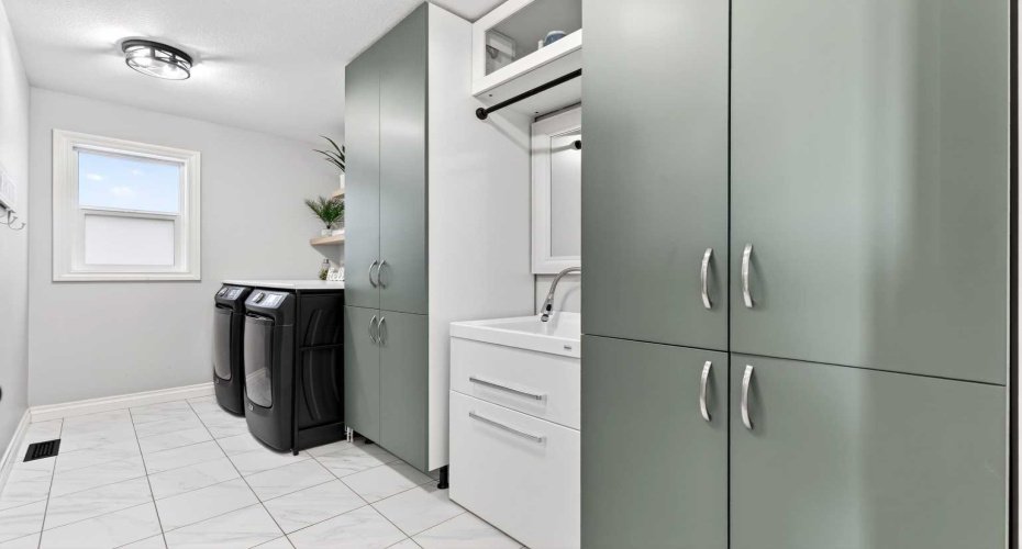 56 Masters Court, Calgary, Alberta T3M 2B8, 5 Bedrooms Bedrooms, ,4 BathroomsBathrooms,Residential,For Sale,Masters,A2302088