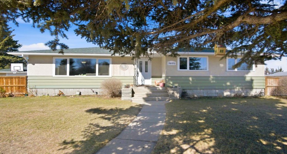 5601 51 Street, Olds, Alberta T4H 1H9, 5 Bedrooms Bedrooms, ,2 BathroomsBathrooms,Residential,For Sale,51,A2302110