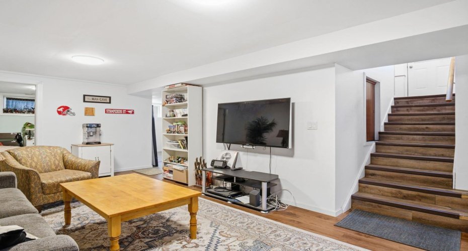 5601 51 Street, Olds, Alberta T4H 1H9, 5 Bedrooms Bedrooms, ,2 BathroomsBathrooms,Residential,For Sale,51,A2302110