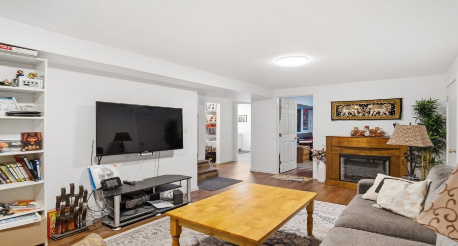 5601 51 Street, Olds, Alberta T4H 1H9, 5 Bedrooms Bedrooms, ,2 BathroomsBathrooms,Residential,For Sale,51,A2302110