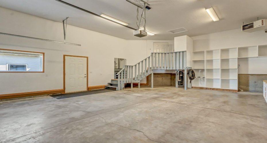 107 Vista Close, Medicine Hat, Alberta T1B0M3, 1 Bedroom Bedrooms, ,4 BathroomsBathrooms,Residential,For Sale,Vista,A2302481