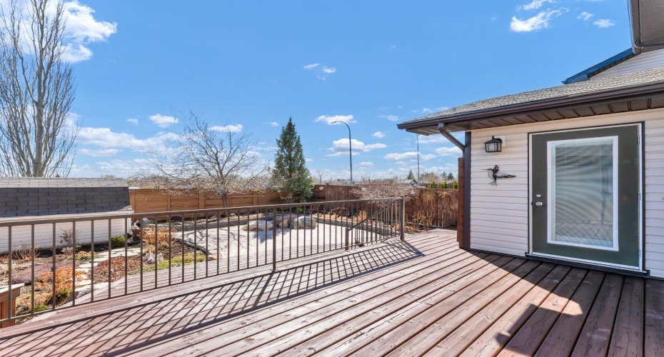 107 Vista Close, Medicine Hat, Alberta T1B0M3, 1 Bedroom Bedrooms, ,4 BathroomsBathrooms,Residential,For Sale,Vista,A2302481