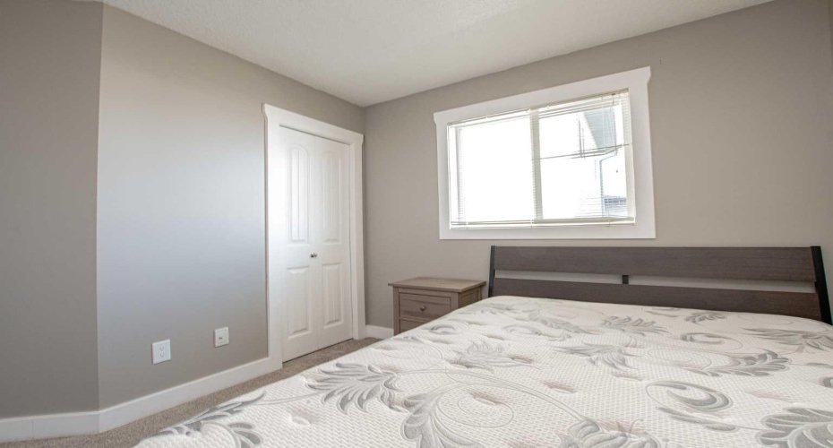 11238 75 Avenue, Grande Prairie, Alberta T8W 0C5, 5 Bedrooms Bedrooms, ,3 BathroomsBathrooms,Residential,For Sale,75,A2302534