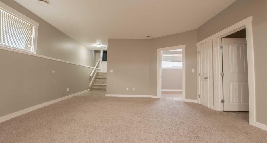 11238 75 Avenue, Grande Prairie, Alberta T8W 0C5, 5 Bedrooms Bedrooms, ,3 BathroomsBathrooms,Residential,For Sale,75,A2302534