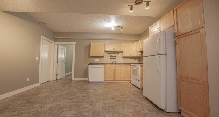 11238 75 Avenue, Grande Prairie, Alberta T8W 0C5, 5 Bedrooms Bedrooms, ,3 BathroomsBathrooms,Residential,For Sale,75,A2302534