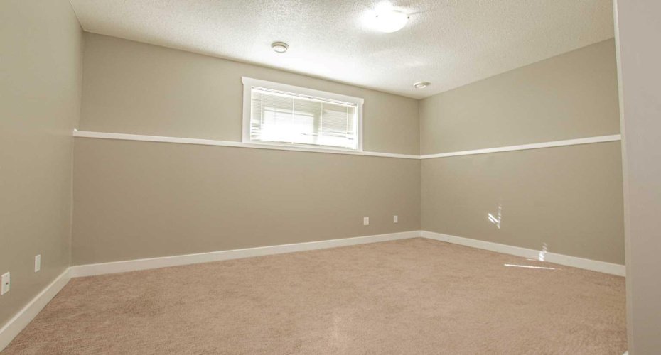 11238 75 Avenue, Grande Prairie, Alberta T8W 0C5, 5 Bedrooms Bedrooms, ,3 BathroomsBathrooms,Residential,For Sale,75,A2302534