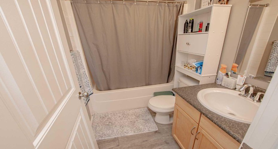 11238 75 Avenue, Grande Prairie, Alberta T8W 0C5, 5 Bedrooms Bedrooms, ,3 BathroomsBathrooms,Residential,For Sale,75,A2302534