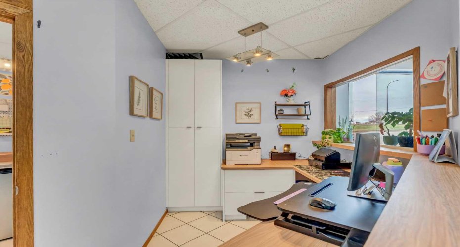 809 Bullivant Crescent, Medicine Hat, Alberta T1A 5G5, ,Commercial,For Sale,Bullivant,A2302558