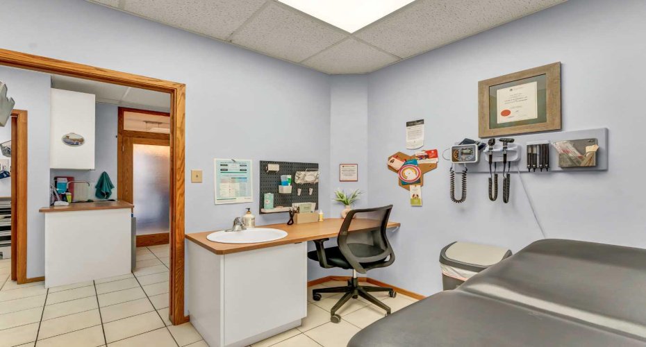 809 Bullivant Crescent, Medicine Hat, Alberta T1A 5G5, ,Commercial,For Sale,Bullivant,A2302558