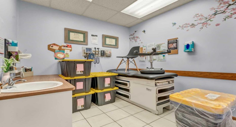 809 Bullivant Crescent, Medicine Hat, Alberta T1A 5G5, ,Commercial,For Sale,Bullivant,A2302558