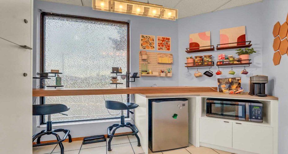 809 Bullivant Crescent, Medicine Hat, Alberta T1A 5G5, ,Commercial,For Sale,Bullivant,A2302558