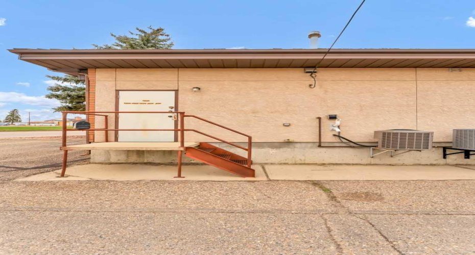 809 Bullivant Crescent, Medicine Hat, Alberta T1A 5G5, ,Commercial,For Sale,Bullivant,A2302558