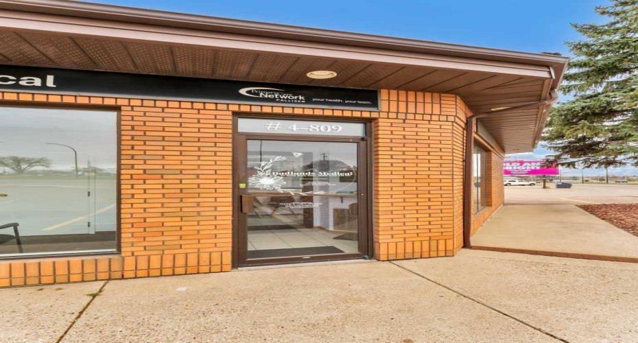 809 Bullivant Crescent, Medicine Hat, Alberta T1A 5G5, ,Commercial,For Sale,Bullivant,A2302558