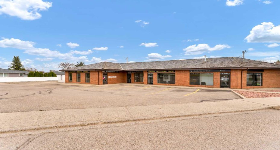 809 Bullivant Crescent, Medicine Hat, Alberta T1A 5G5, ,Commercial,For Sale,Bullivant,A2302558