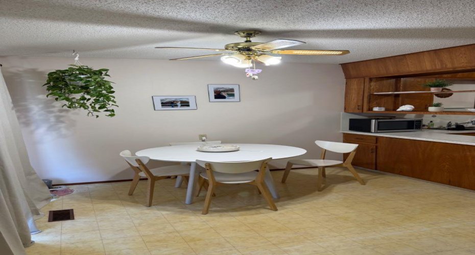 146 McGill Boulevard, Lethbridge, Alberta T1K 4C5, 4 Bedrooms Bedrooms, ,2 BathroomsBathrooms,Residential,For Sale,McGill,A2302679