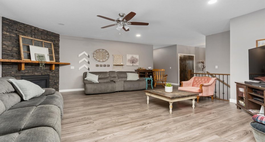 48324 834 Highway, Rural Camrose County, Alberta T0B 2M2, 5 Bedrooms Bedrooms, ,4 BathroomsBathrooms,Residential,For Sale,834,A2302701