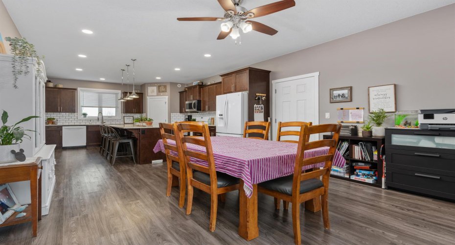 48324 834 Highway, Rural Camrose County, Alberta T0B 2M2, 5 Bedrooms Bedrooms, ,4 BathroomsBathrooms,Residential,For Sale,834,A2302701