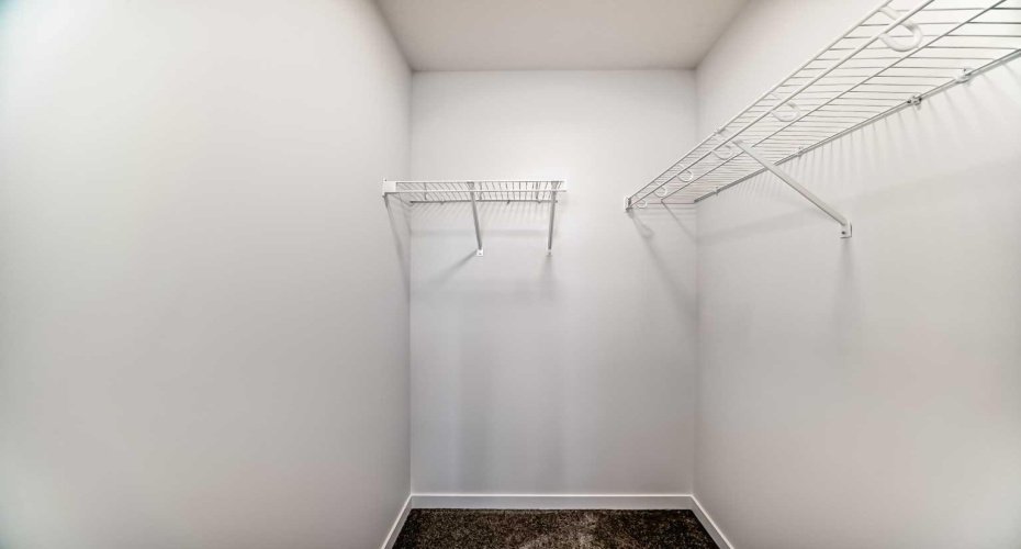 Walk-in Closet (Room 2)