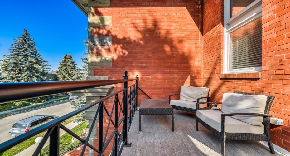 3650 2 Street, Calgary, Alberta T2S1T8, 2 Bedrooms Bedrooms, ,3 BathroomsBathrooms,Residential,For Sale,2,A2303414