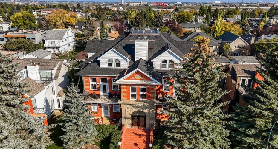 3650 2 Street, Calgary, Alberta T2S1T8, 2 Bedrooms Bedrooms, ,3 BathroomsBathrooms,Residential,For Sale,2,A2303414