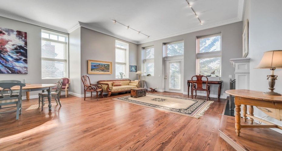 3650 2 Street, Calgary, Alberta T2S1T8, 2 Bedrooms Bedrooms, ,3 BathroomsBathrooms,Residential,For Sale,2,A2303414