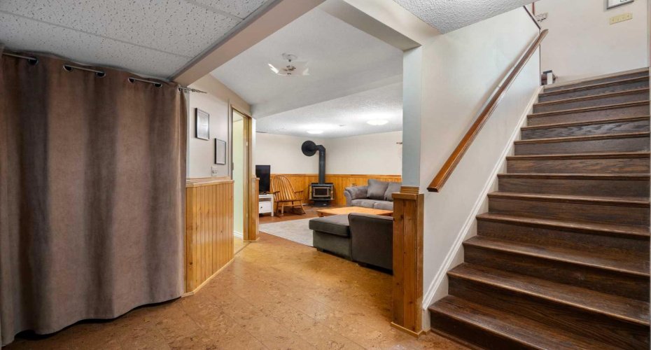 4609 Marcombe Way, Calgary, Alberta T2A 3G6, 3 Bedrooms Bedrooms, ,2 BathroomsBathrooms,Residential,For Sale,Marcombe,A2303431