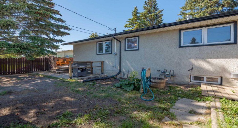 4609 Marcombe Way, Calgary, Alberta T2A 3G6, 3 Bedrooms Bedrooms, ,2 BathroomsBathrooms,Residential,For Sale,Marcombe,A2303431