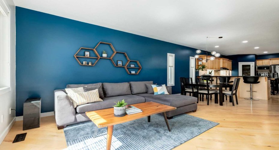 429 11 Avenue, Calgary, Alberta T2E 0Z4, 4 Bedrooms Bedrooms, ,4 BathroomsBathrooms,Residential,For Sale,11,A2303490