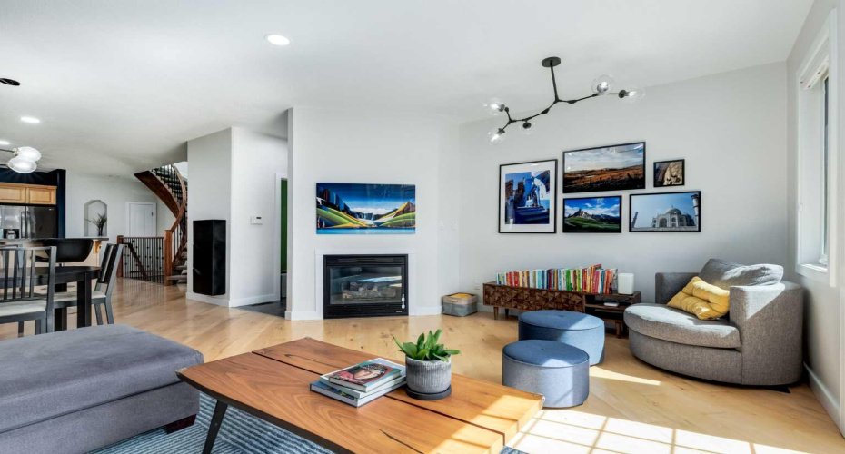 429 11 Avenue, Calgary, Alberta T2E 0Z4, 4 Bedrooms Bedrooms, ,4 BathroomsBathrooms,Residential,For Sale,11,A2303490