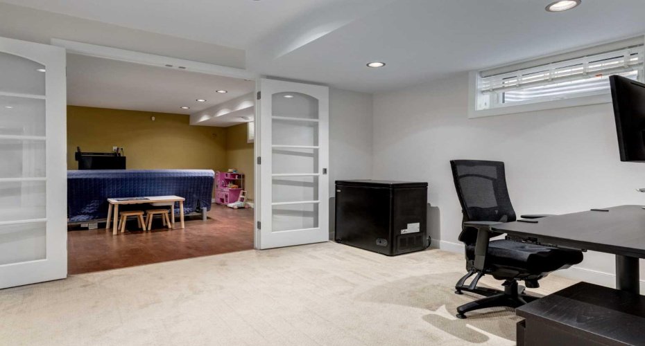 429 11 Avenue, Calgary, Alberta T2E 0Z4, 4 Bedrooms Bedrooms, ,4 BathroomsBathrooms,Residential,For Sale,11,A2303490