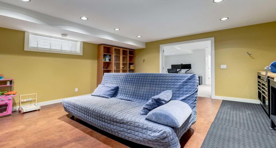 429 11 Avenue, Calgary, Alberta T2E 0Z4, 4 Bedrooms Bedrooms, ,4 BathroomsBathrooms,Residential,For Sale,11,A2303490