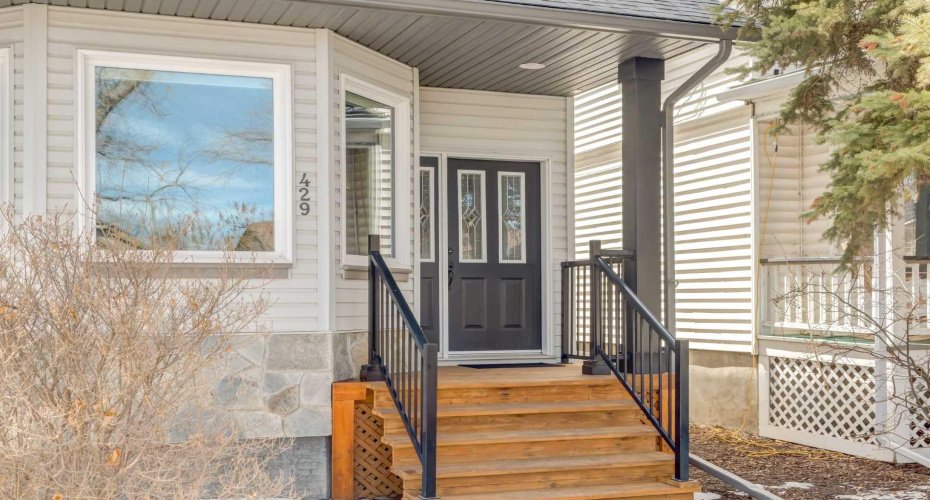 429 11 Avenue, Calgary, Alberta T2E 0Z4, 4 Bedrooms Bedrooms, ,4 BathroomsBathrooms,Residential,For Sale,11,A2303490