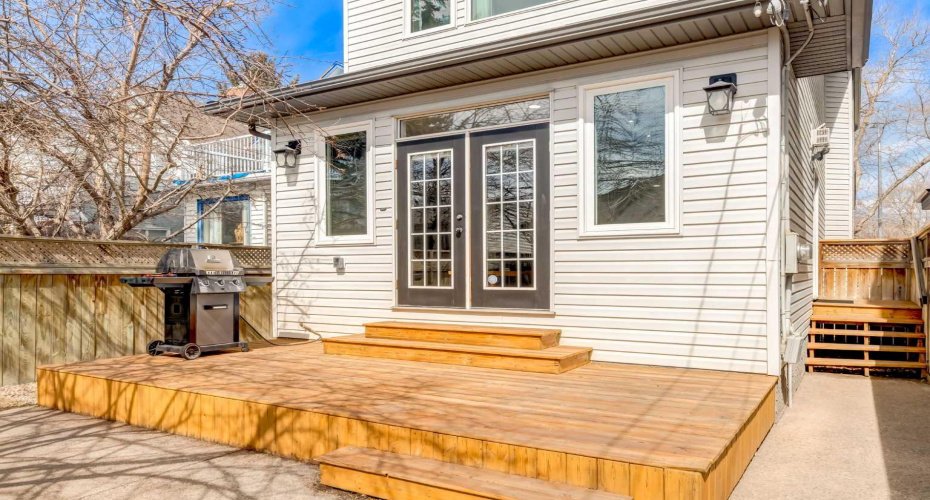 429 11 Avenue, Calgary, Alberta T2E 0Z4, 4 Bedrooms Bedrooms, ,4 BathroomsBathrooms,Residential,For Sale,11,A2303490