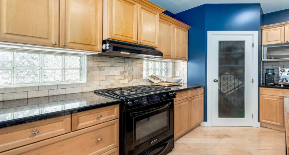 429 11 Avenue, Calgary, Alberta T2E 0Z4, 4 Bedrooms Bedrooms, ,4 BathroomsBathrooms,Residential,For Sale,11,A2303490