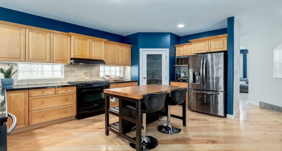 429 11 Avenue, Calgary, Alberta T2E 0Z4, 4 Bedrooms Bedrooms, ,4 BathroomsBathrooms,Residential,For Sale,11,A2303490