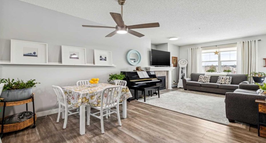 25 Prestwick Drive, Calgary, Alberta T2Z4Z1, 2 Bedrooms Bedrooms, ,2 BathroomsBathrooms,Residential,For Sale,Prestwick,A2303609