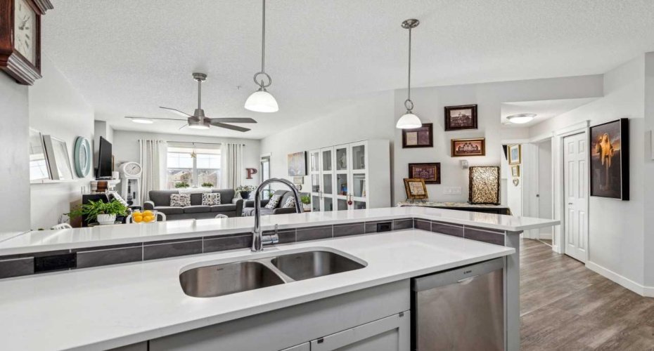 25 Prestwick Drive, Calgary, Alberta T2Z4Z1, 2 Bedrooms Bedrooms, ,2 BathroomsBathrooms,Residential,For Sale,Prestwick,A2303609