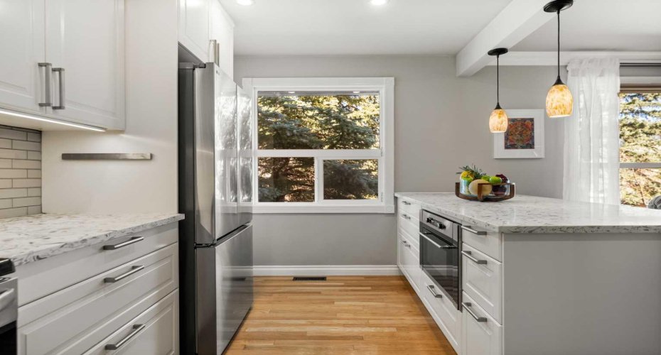 1011 Canterbury Drive, Calgary, Alberta T2W 2S8, 3 Bedrooms Bedrooms, ,3 BathroomsBathrooms,Residential,For Sale,Canterbury,A2303647