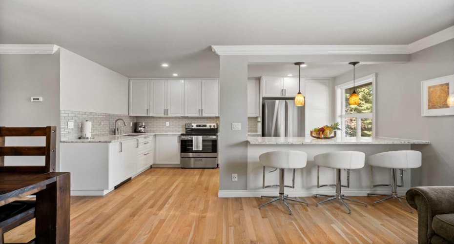 1011 Canterbury Drive, Calgary, Alberta T2W 2S8, 3 Bedrooms Bedrooms, ,3 BathroomsBathrooms,Residential,For Sale,Canterbury,A2303647