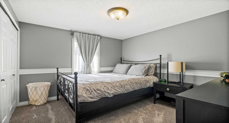 1011 Canterbury Drive, Calgary, Alberta T2W 2S8, 3 Bedrooms Bedrooms, ,3 BathroomsBathrooms,Residential,For Sale,Canterbury,A2303647