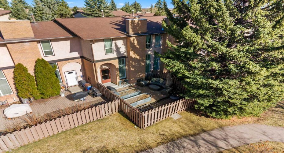 1011 Canterbury Drive, Calgary, Alberta T2W 2S8, 3 Bedrooms Bedrooms, ,3 BathroomsBathrooms,Residential,For Sale,Canterbury,A2303647