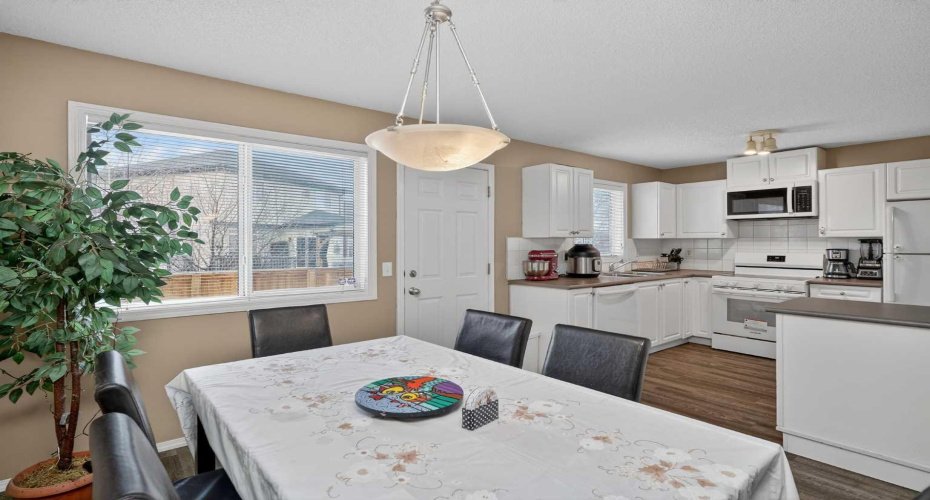 260 Stonemere Place, Chestermere, Alberta T1Z 1N2, 3 Bedrooms Bedrooms, ,3 BathroomsBathrooms,Residential,For Sale,Stonemere Place,A2303653